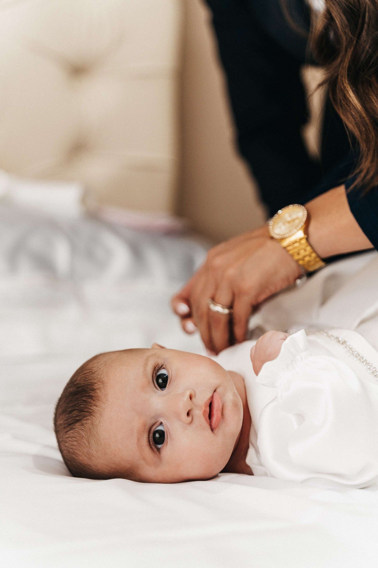 Lo sguardo della mamma sulla neonata